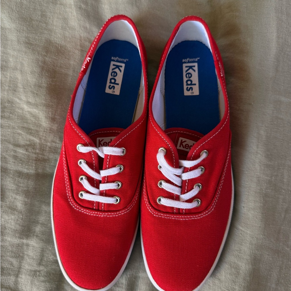 Keds women’s Red champions